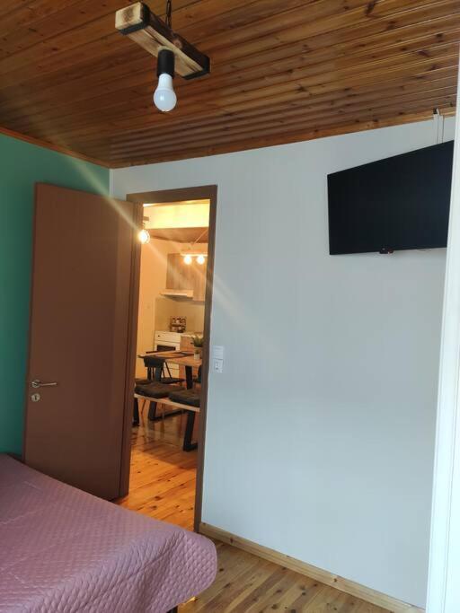 Politis' Wooden House Apartment Vasilikí Exterior foto