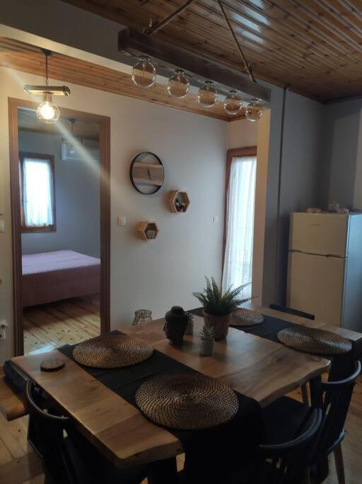 Politis' Wooden House Apartment Vasilikí Exterior foto